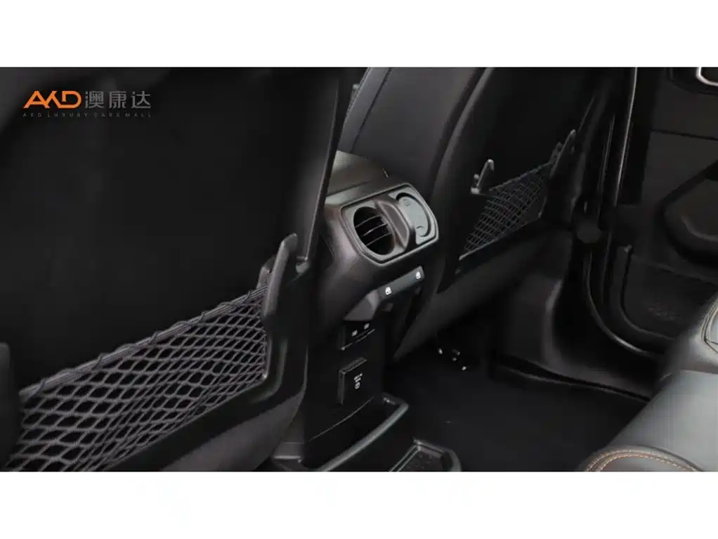 Jeep Wrangler 2025 2024 Model 2.0T Sahara Four-Door Version