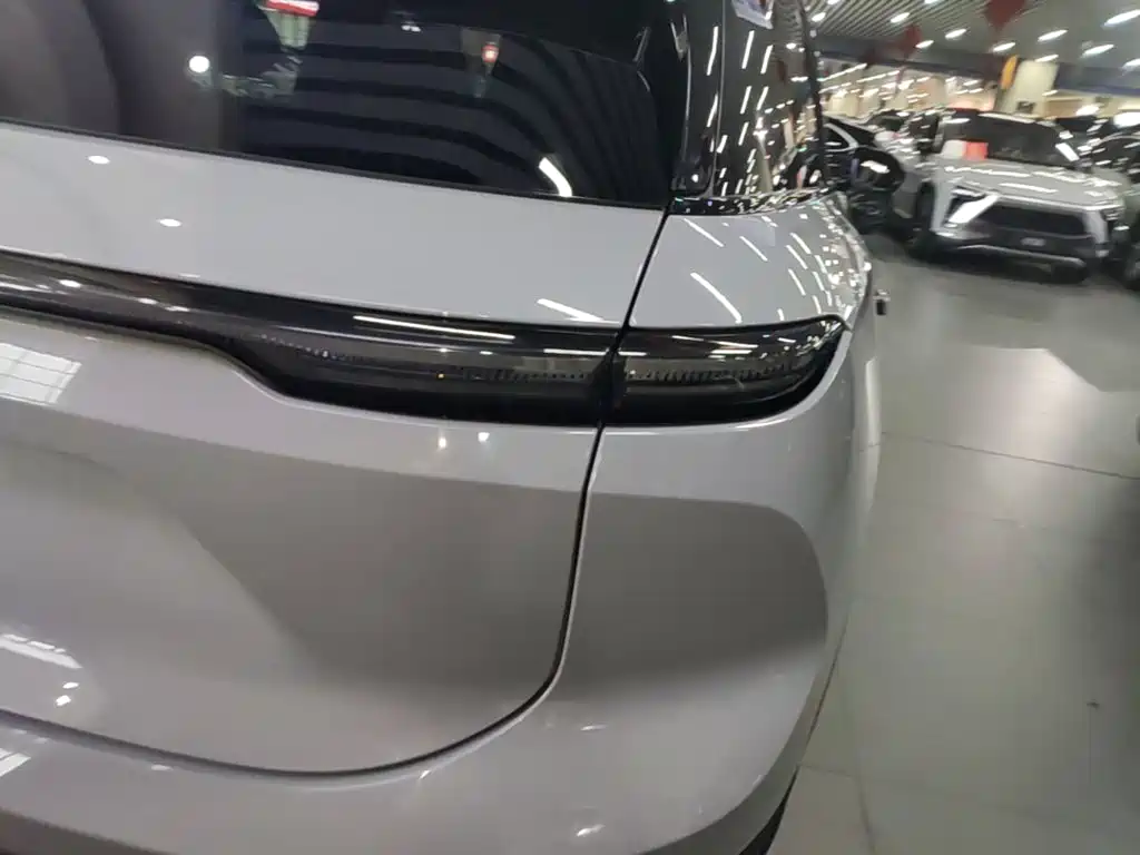 Фото 8 - NIO ES6