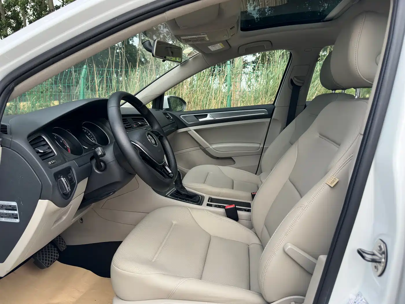 Volkswagen Golf 2014 1.6L Automatic Comfort фото 6