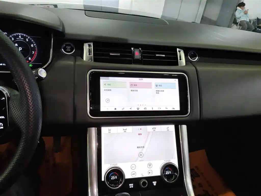 Land Rover Range Rover Sport 2021 3.0 L6 SE фото 13