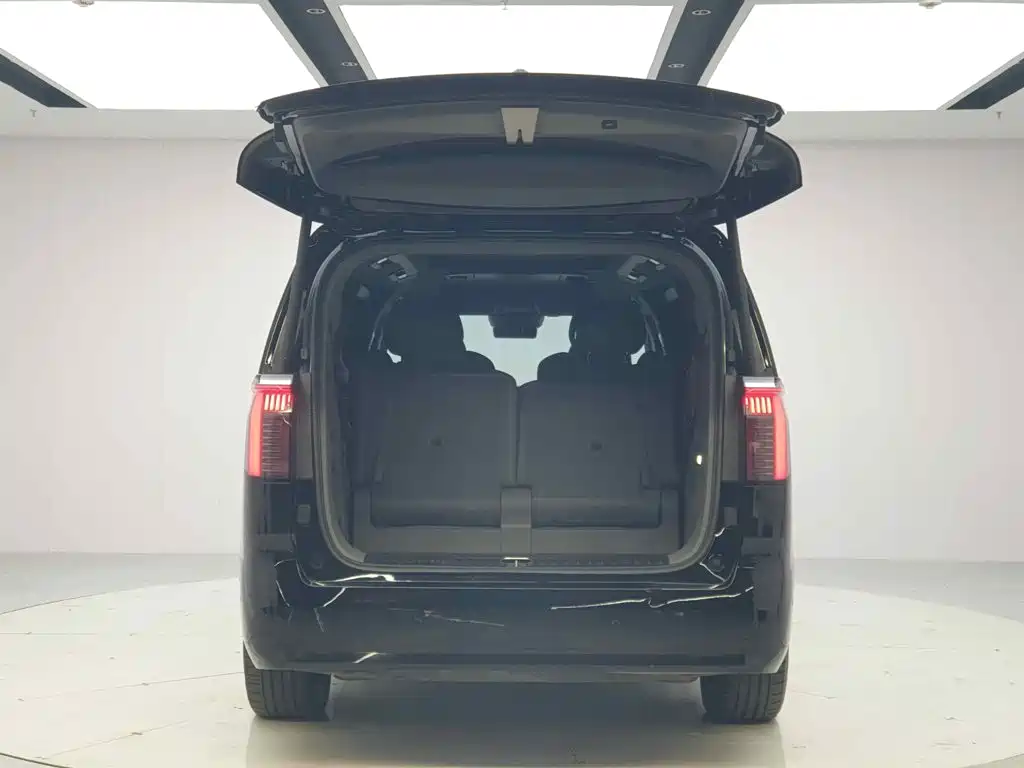 ZEEKR 009 2026 2024 6-seat Executive AWD 108kWh