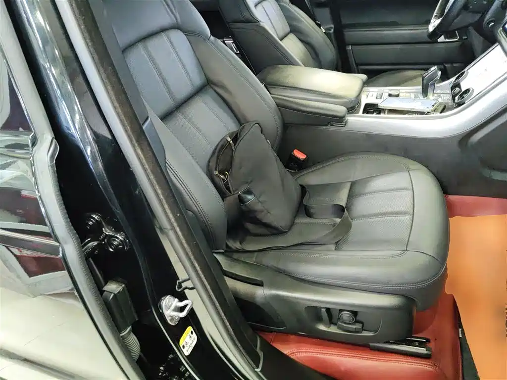 Land Rover Range Rover Sport 2021 3.0 L6 SE фото 25