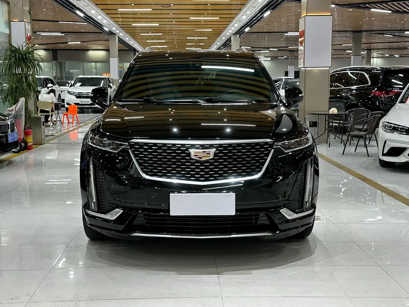 CADILLAC XT6