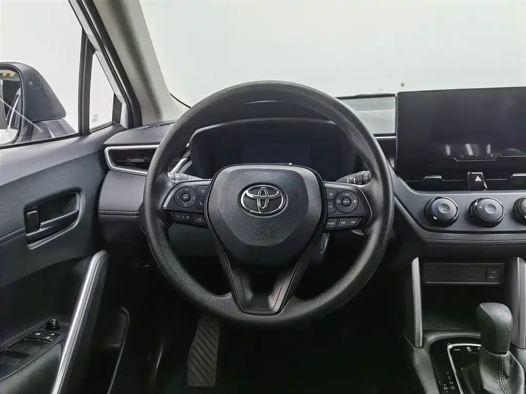 Toyota Corolla Cross 2023 2.0L Pioneer Edition фото 11