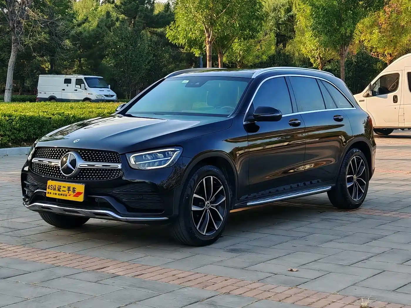 Фото 1 - Mercedes-Benz GLC