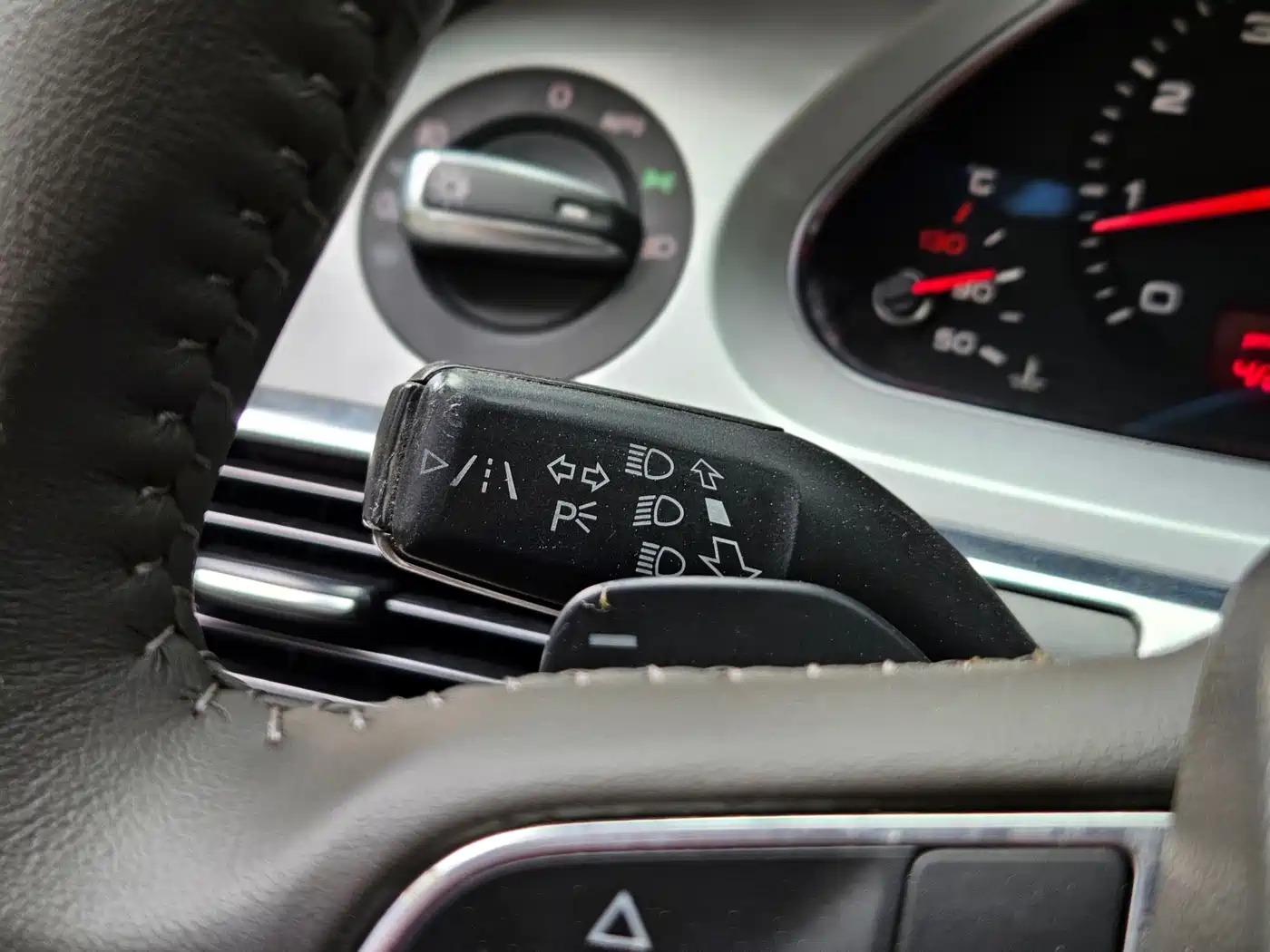 Audi A6L 2011 3.0 TFSI quattro Luxury фото 11