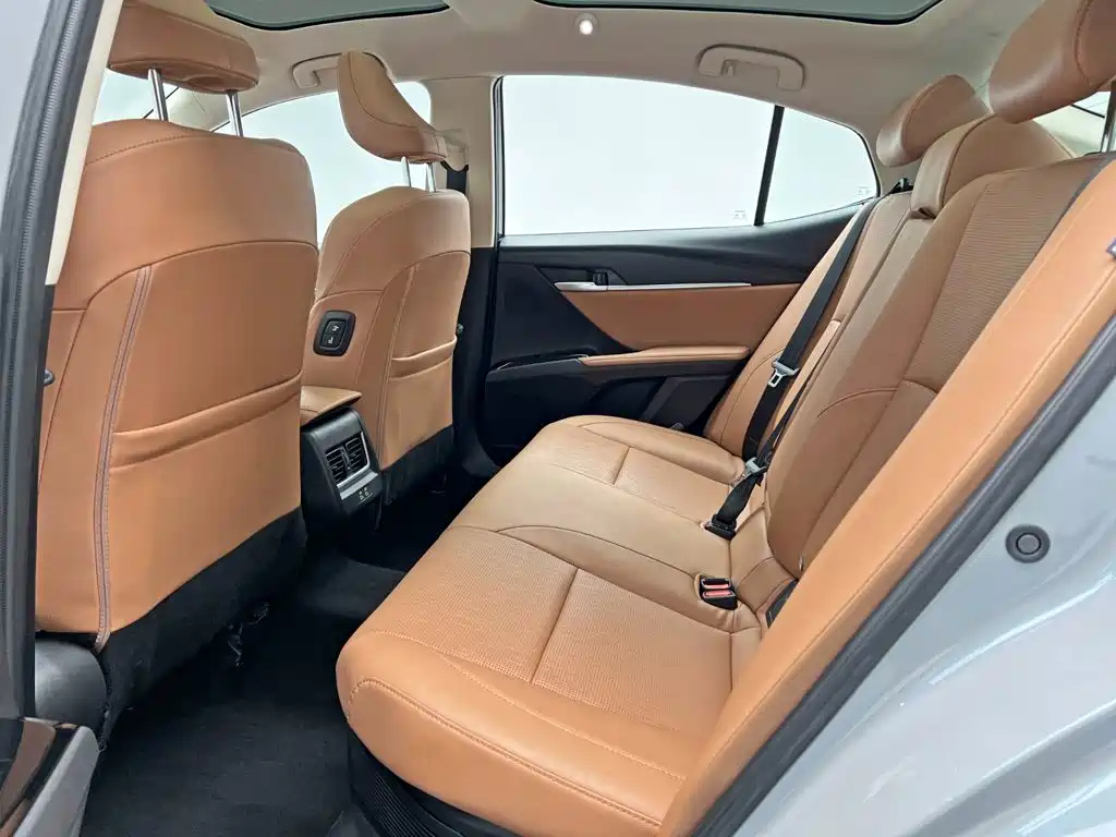 Toyota Camry 2025 2024 Hybrid 2.0HG Premium Edition