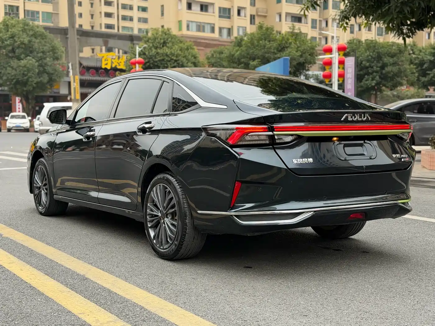 DONGFENG YI HYUN MAX