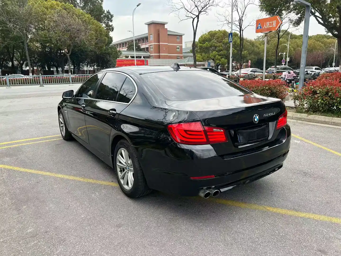 صورة 4 - BMW 5 Series