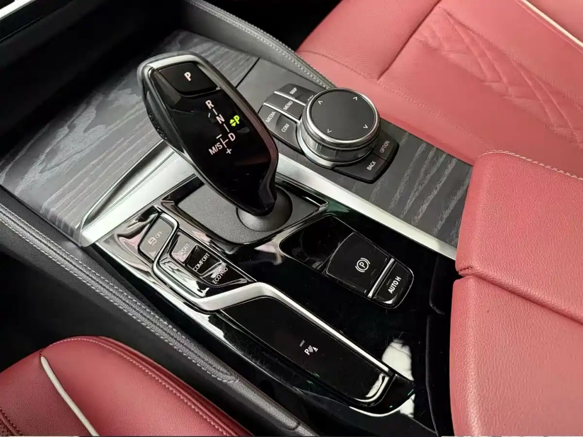 BMW 5 Series 2023 Facelift 530Li Leading M Sport Package фото 9