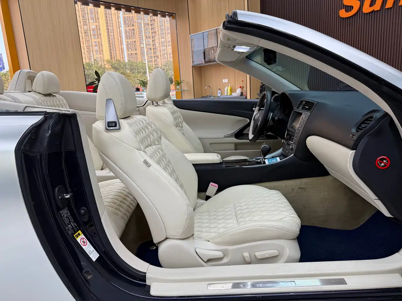 Lexus IS 2009 300C фото 23