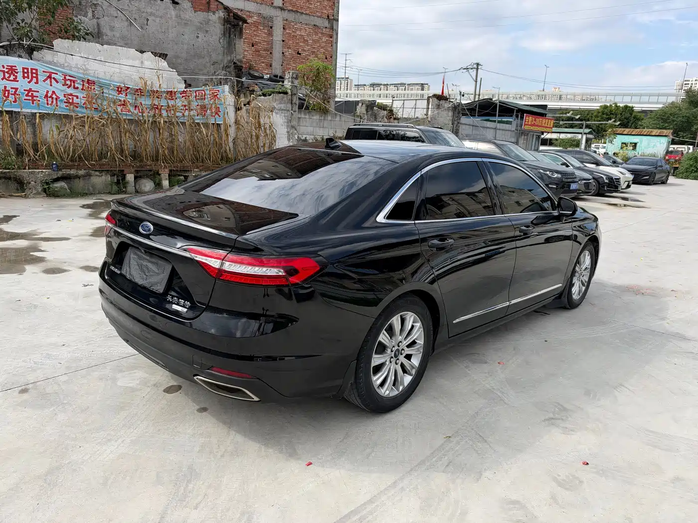 2021 Ford Taurus