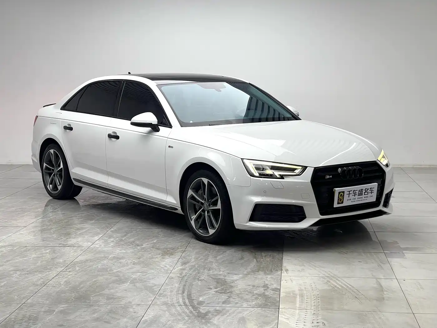 Фото 3 - Audi A4L