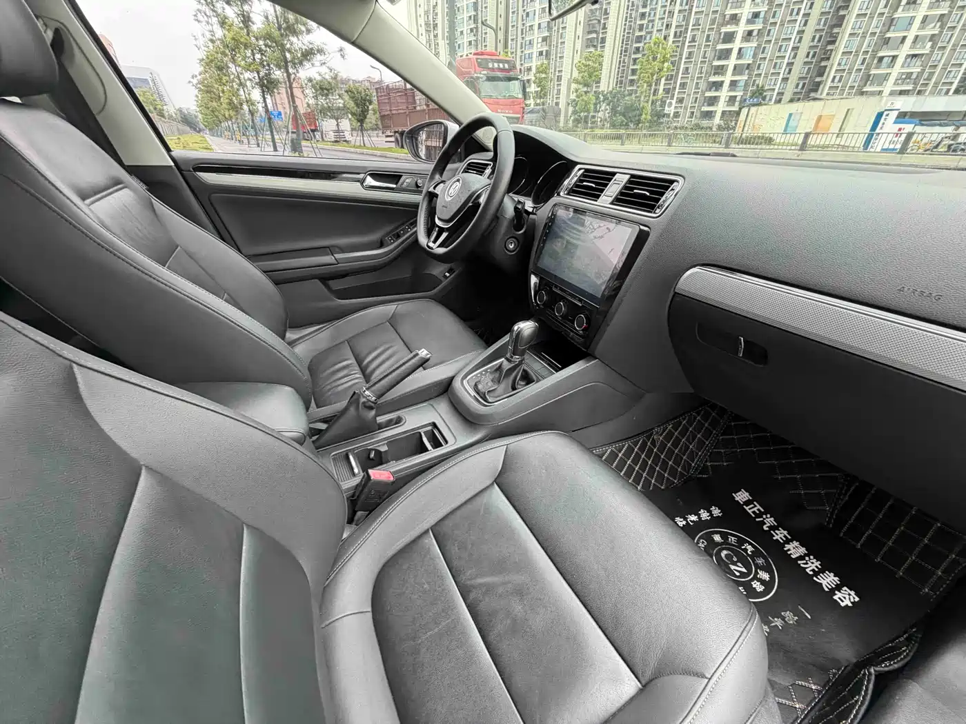 Volkswagen Sagitar 2015 230TSI Automatic Comfort фото 6