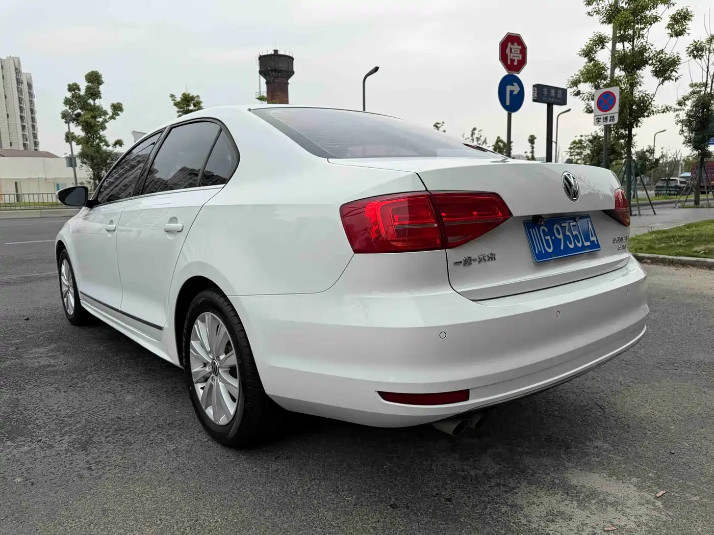 Volkswagen Sagitar 2015 230TSI Automatic Comfort фото 9