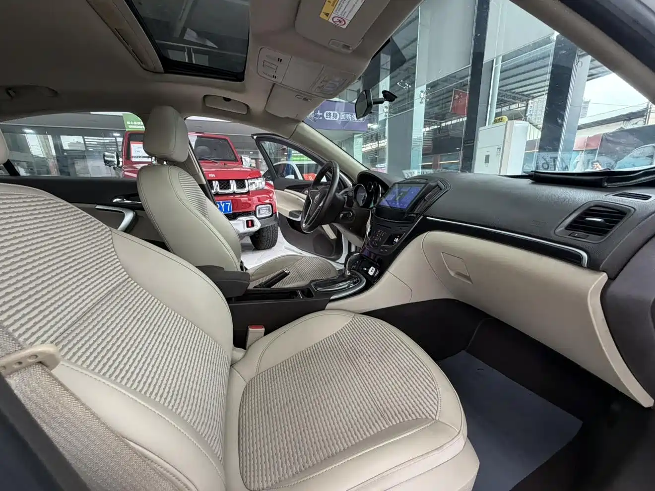 Buick Regal 2015 2.0L Leading Fashion Model фото 10