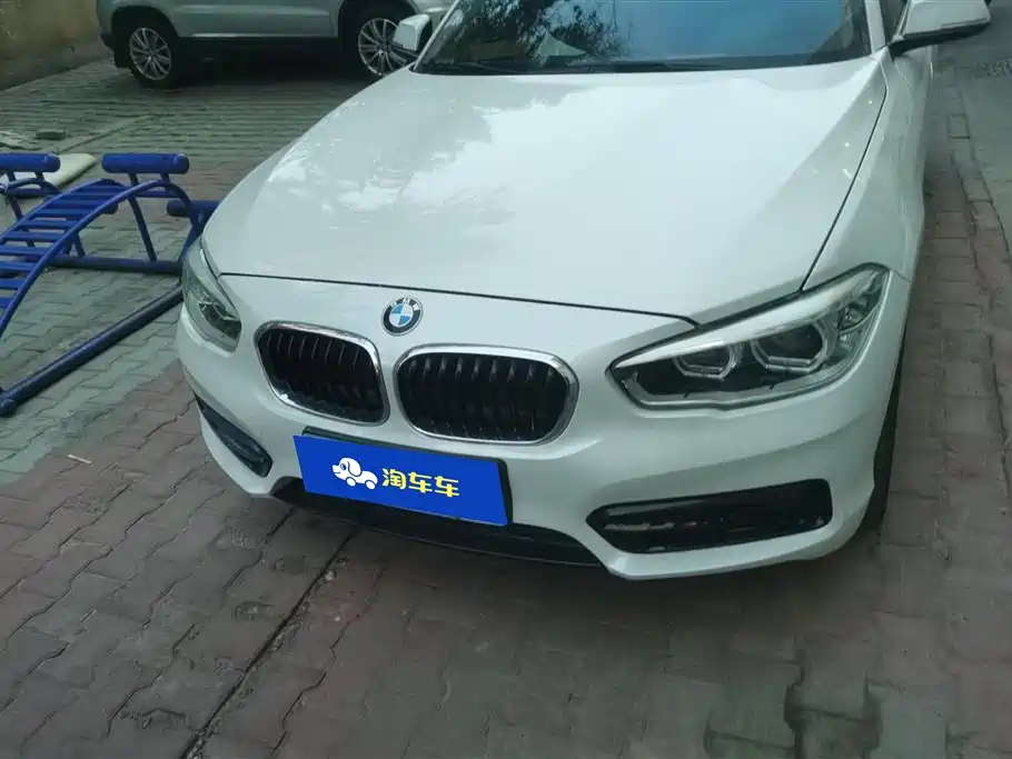 BMW 1 Series (Import) 2016 120i Sport Design Package фото 2
