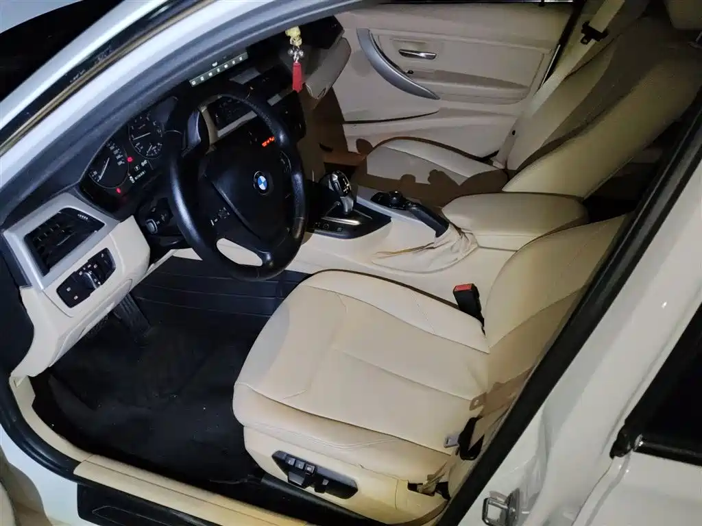 BMW 3 Series 2014 320Li Fashion фото 8
