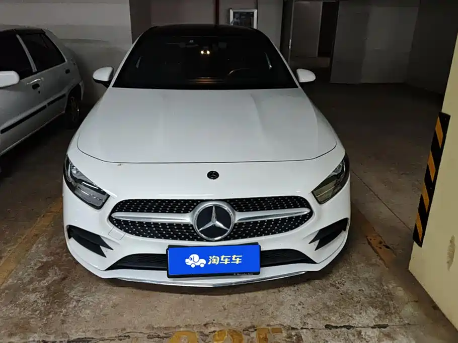 Mercedes-Benz A-Class 2019 A 180 L Sport Sedan фото 2
