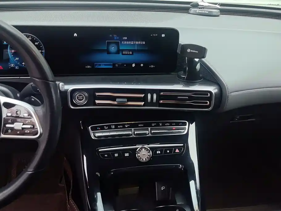 MERCEDES-BENZ EQC