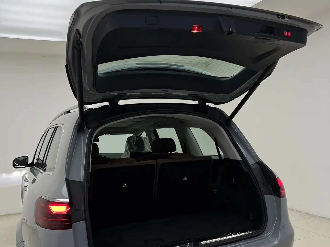 Mercedes-Benz GLS 2024 Model GLS 450 4MATIC Luxury фото 16