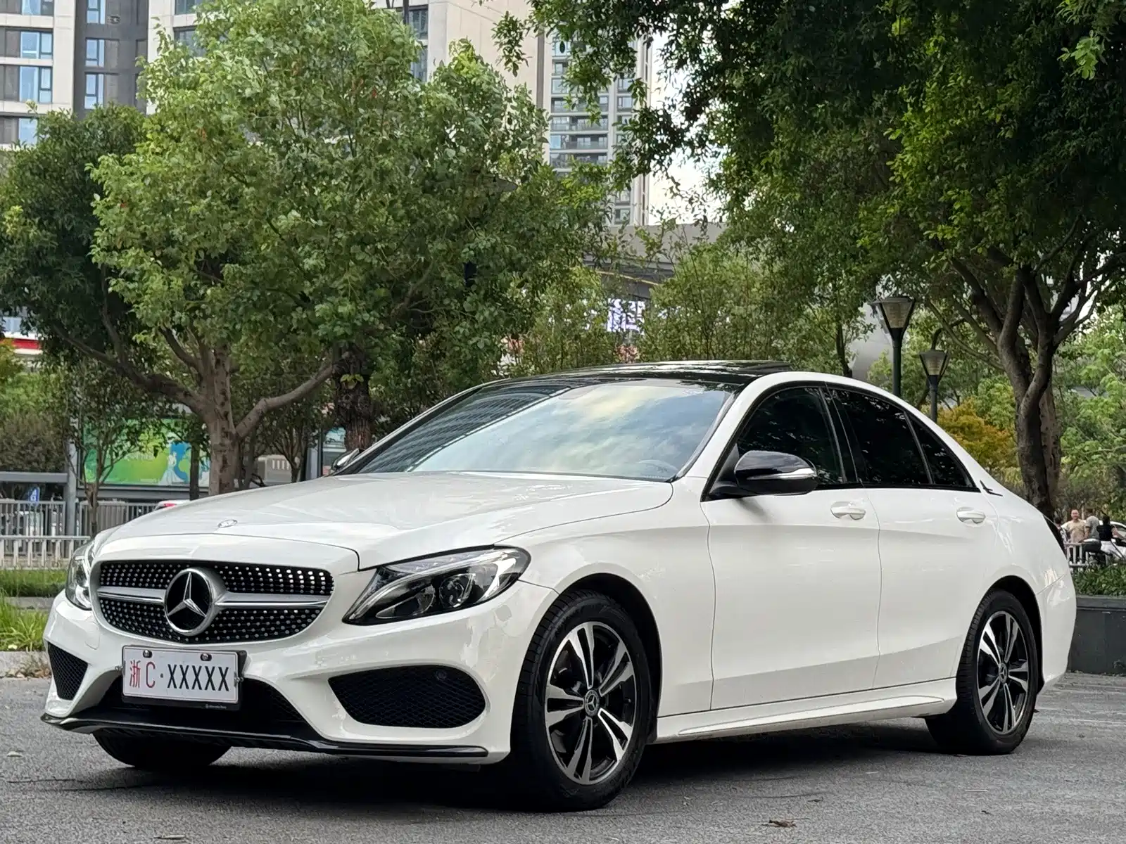 Фото 1 - Mercedes-Benz C-Class