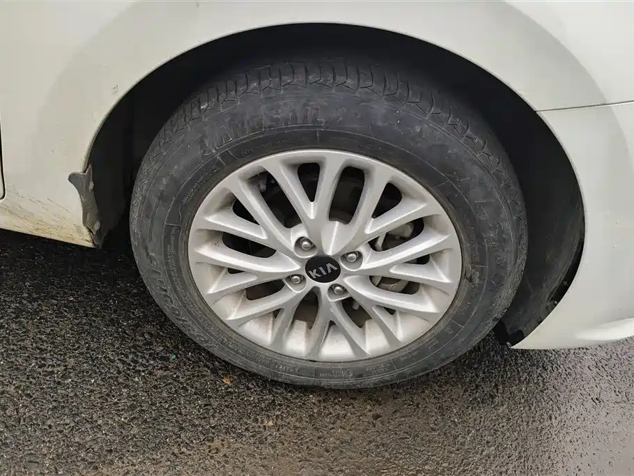 KIA K2