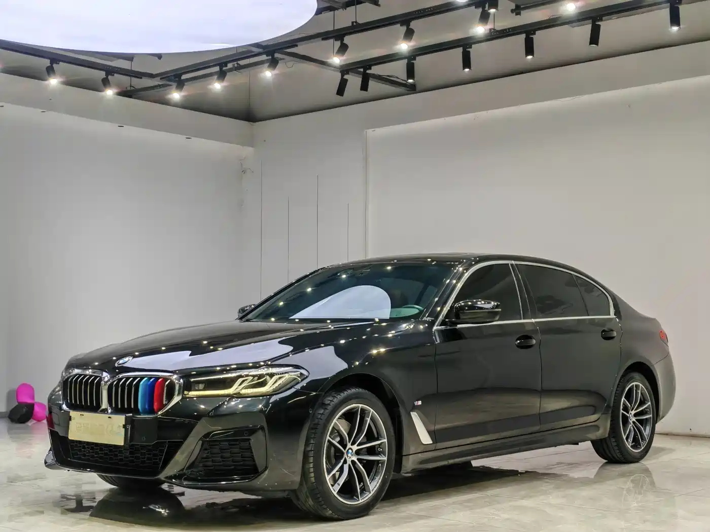 BMW 5 Series 2022 525Li M Sport Package