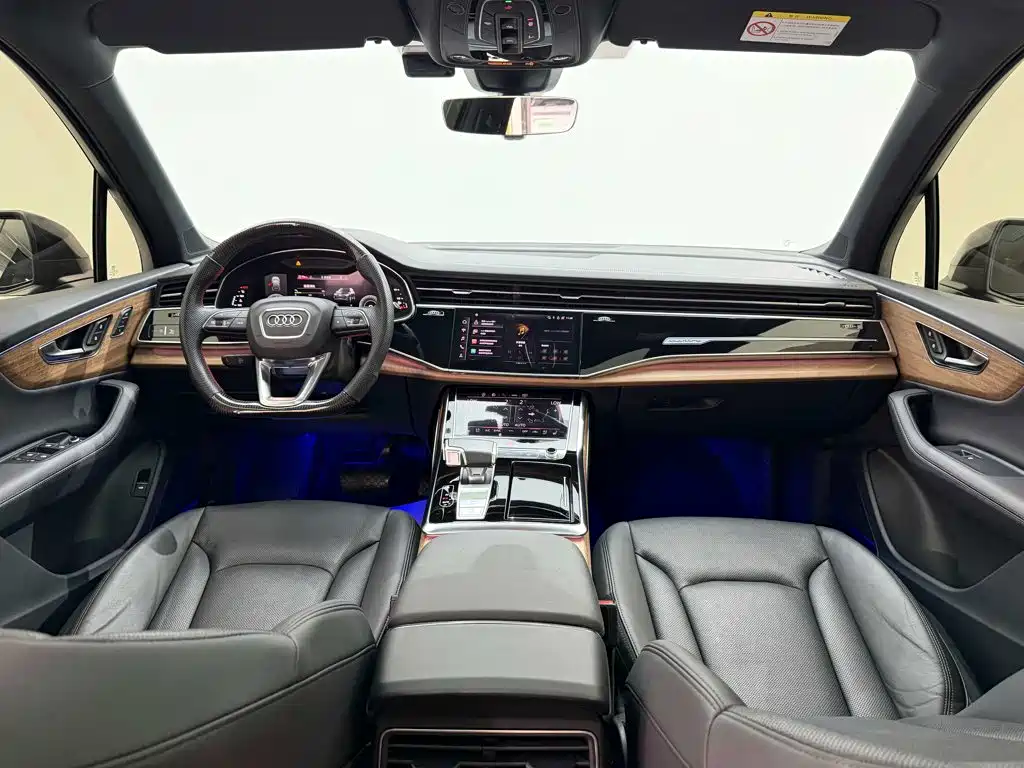 Фото 10 - Audi Q7