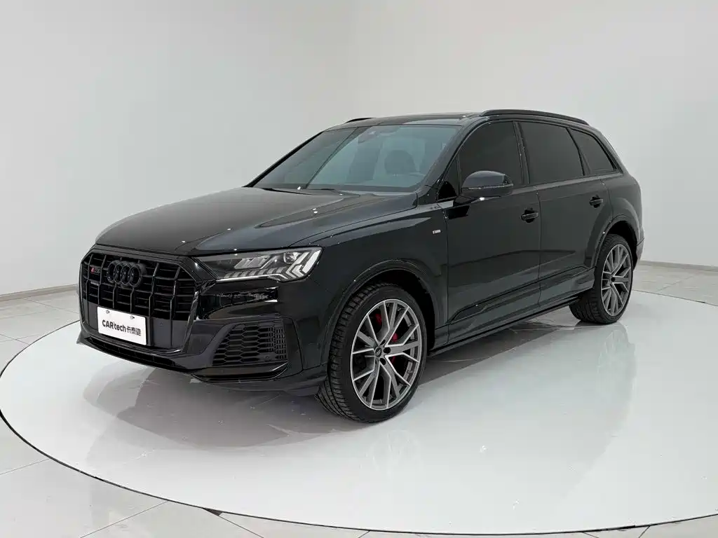 Фото 18 - Audi Q7
