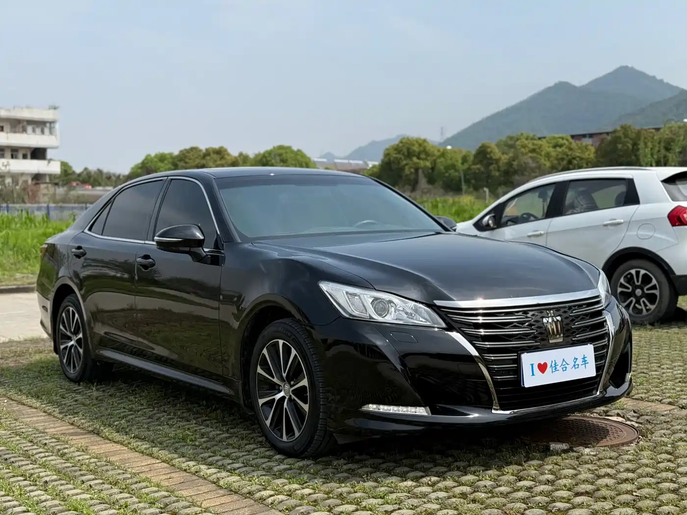 Toyota Crown 2018 2.0T Fashion Edition фото 3