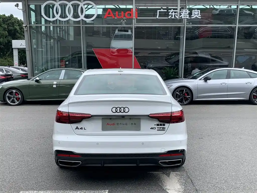 Audi A4L 2023 40 TFSI quattro Luxury Sport фото 5