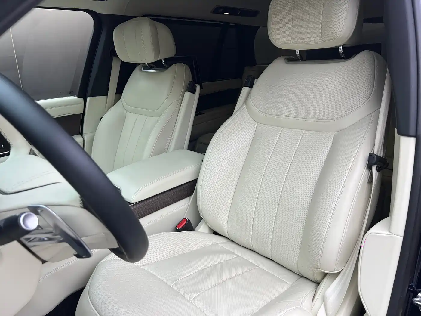 Land Rover Range Rover 2023 3.0 L6 400PS Exemplary Long Wheelbase фото 8