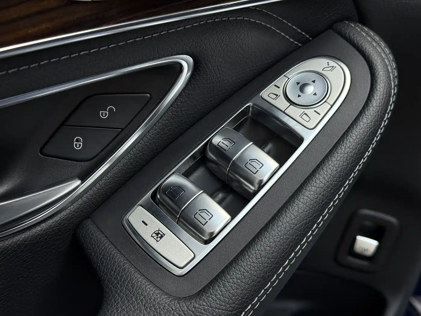 Mercedes-Benz GLC 2019 GLC 260 L 4MATIC Luxury фото 19