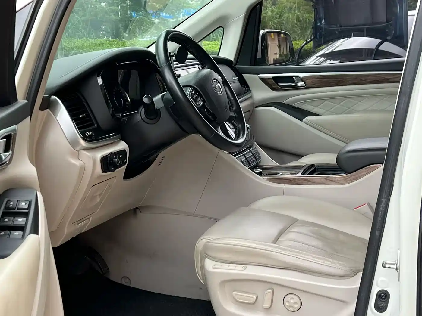 GAC Trumpchi Trumpchi M8 2018 320T Flagship Edition фото 4