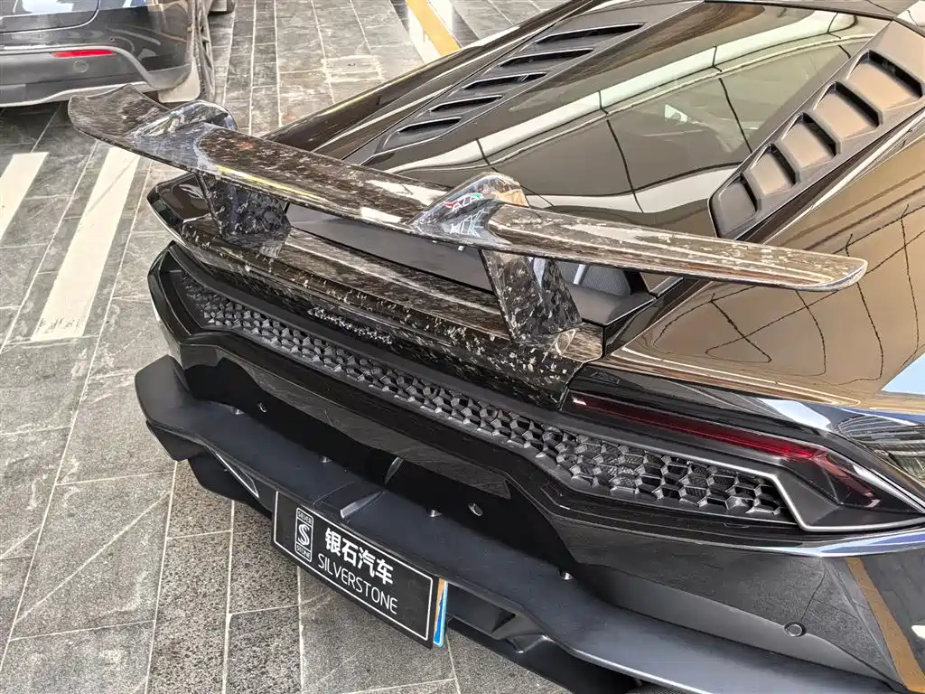 LAMBORGHINI HURACÁN