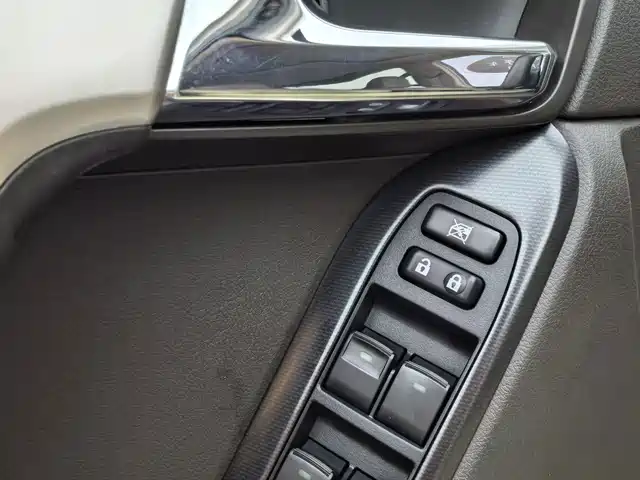 Toyota Prado 2010 4.0L Automatic TX-L — фото 4