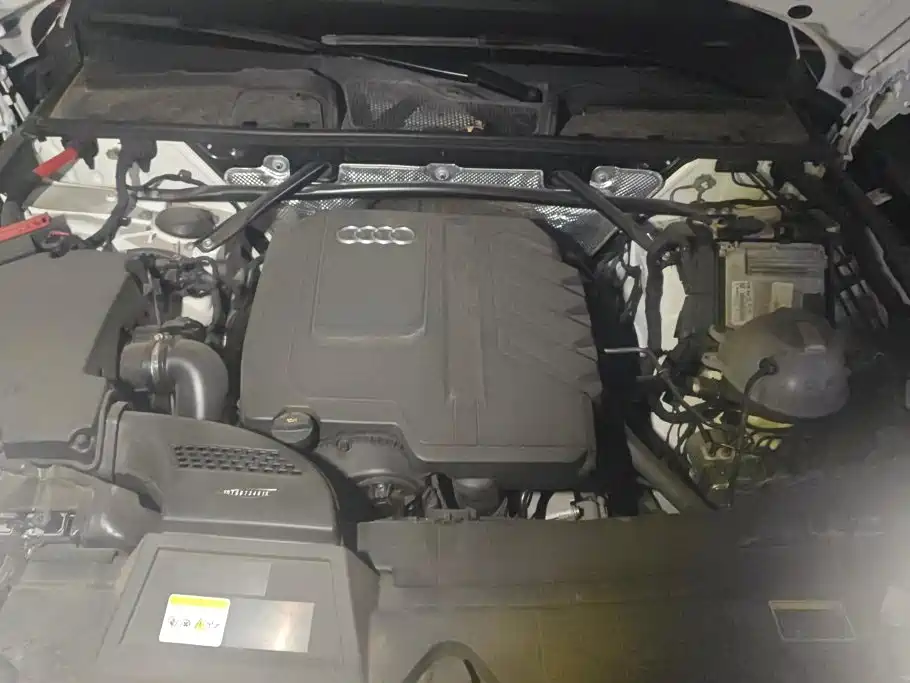 Фото 10 - Audi Q5L