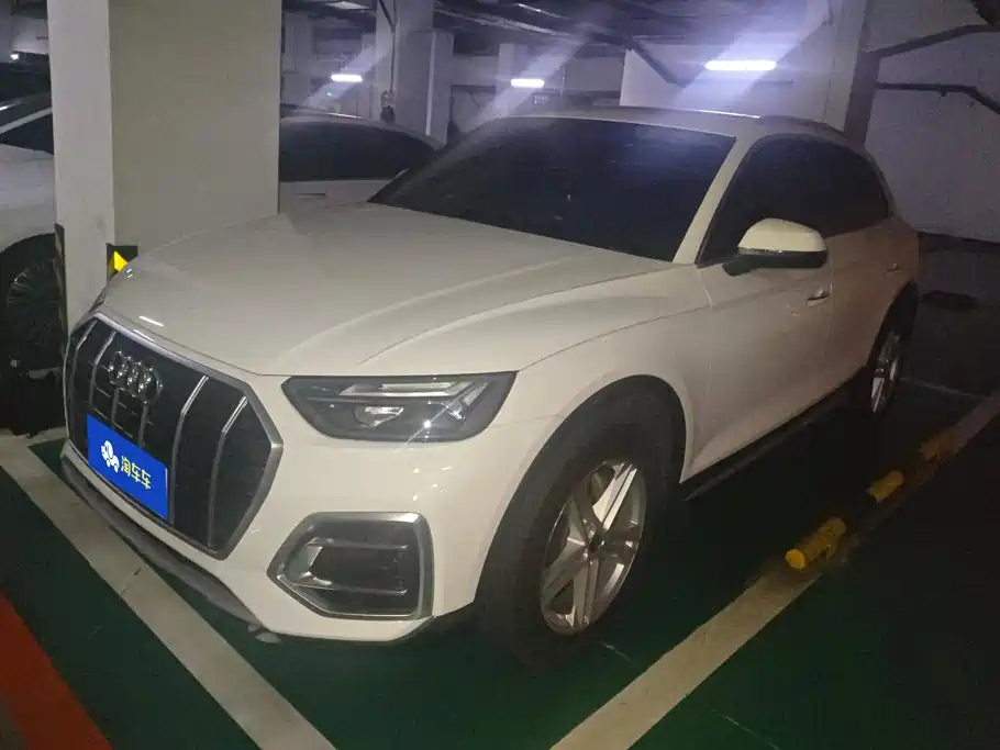 Фото 1 - Audi Q5L