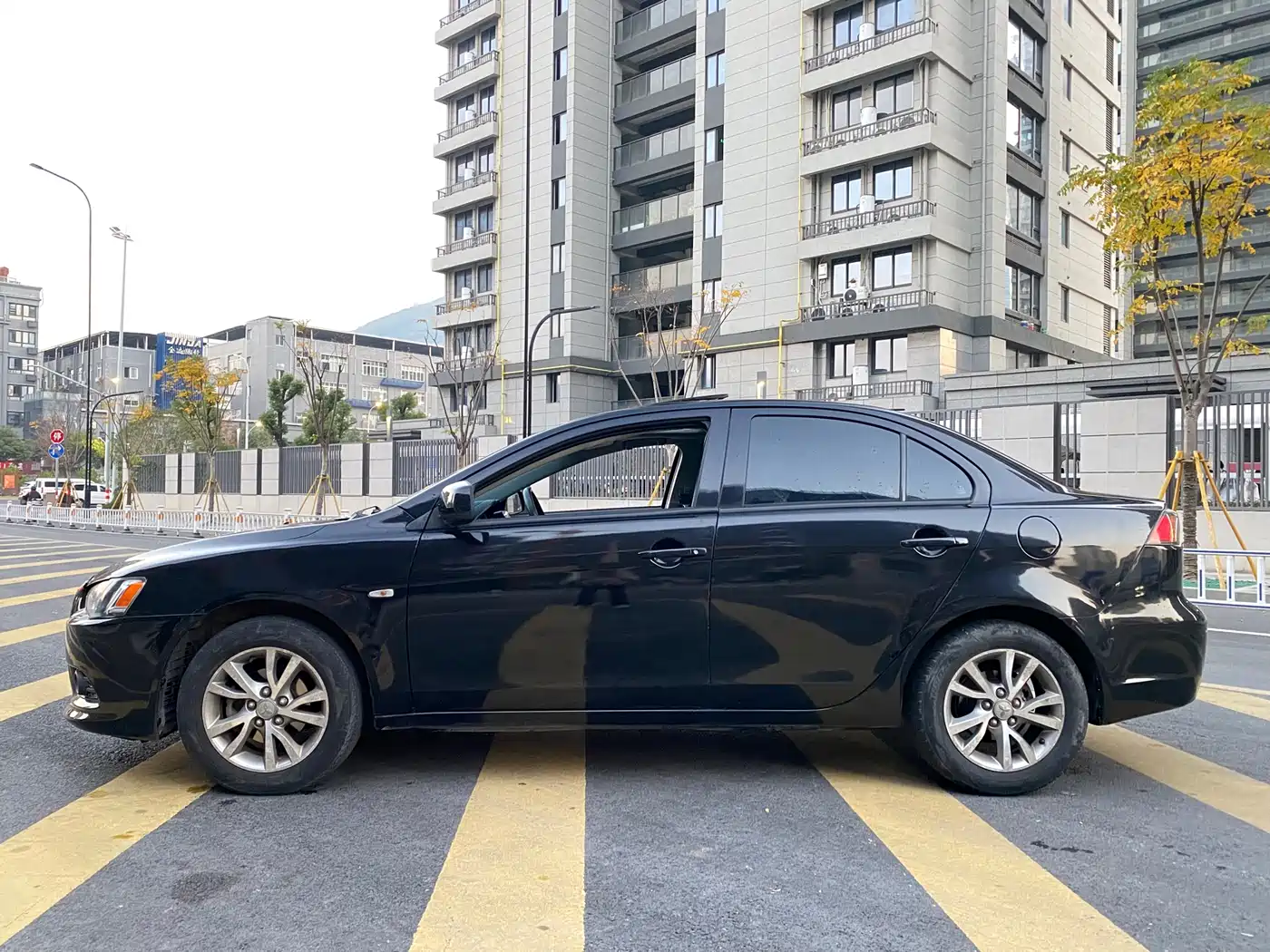 Mitsubishi Lancer EX 2013 ZhiShang Edition 1.8L CVT Luxury фото 4