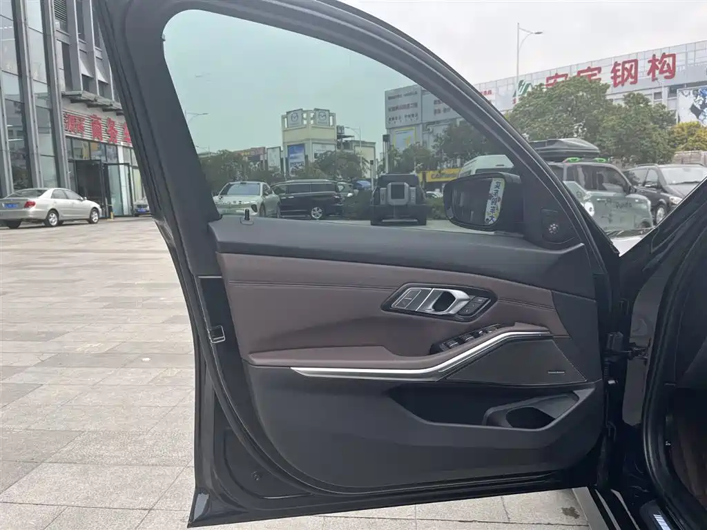 BMW 3 Series 2021 Facelift 325Li M Sport Shadow Edition фото 12