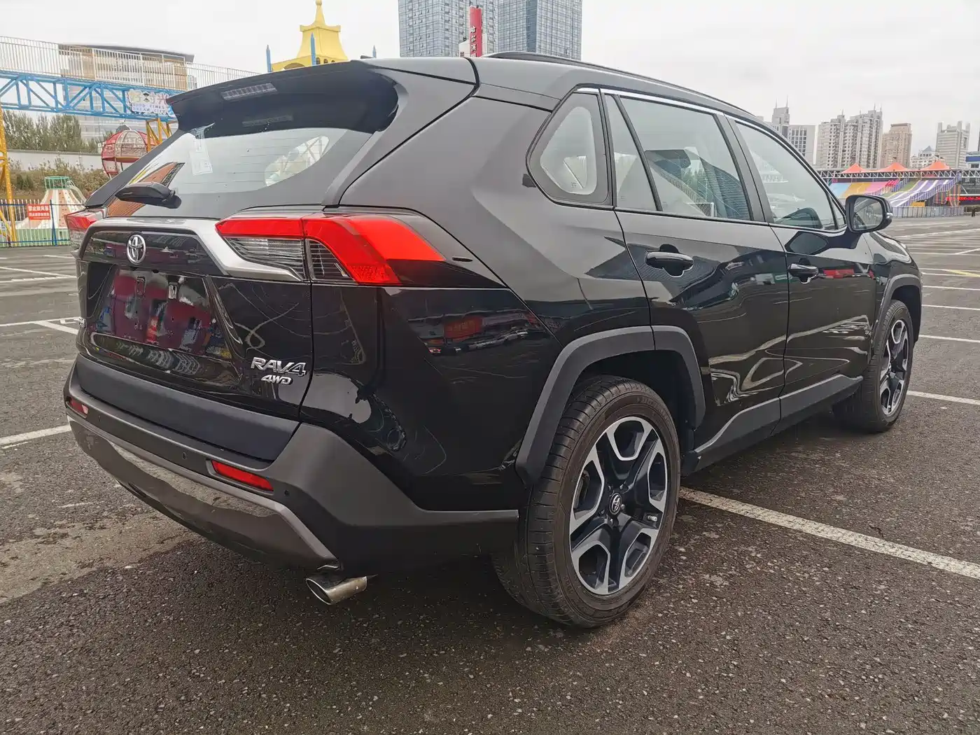 Toyota RAV4 Rongfang 2022 2.0L CVT 4WD Premium Edition фото 2