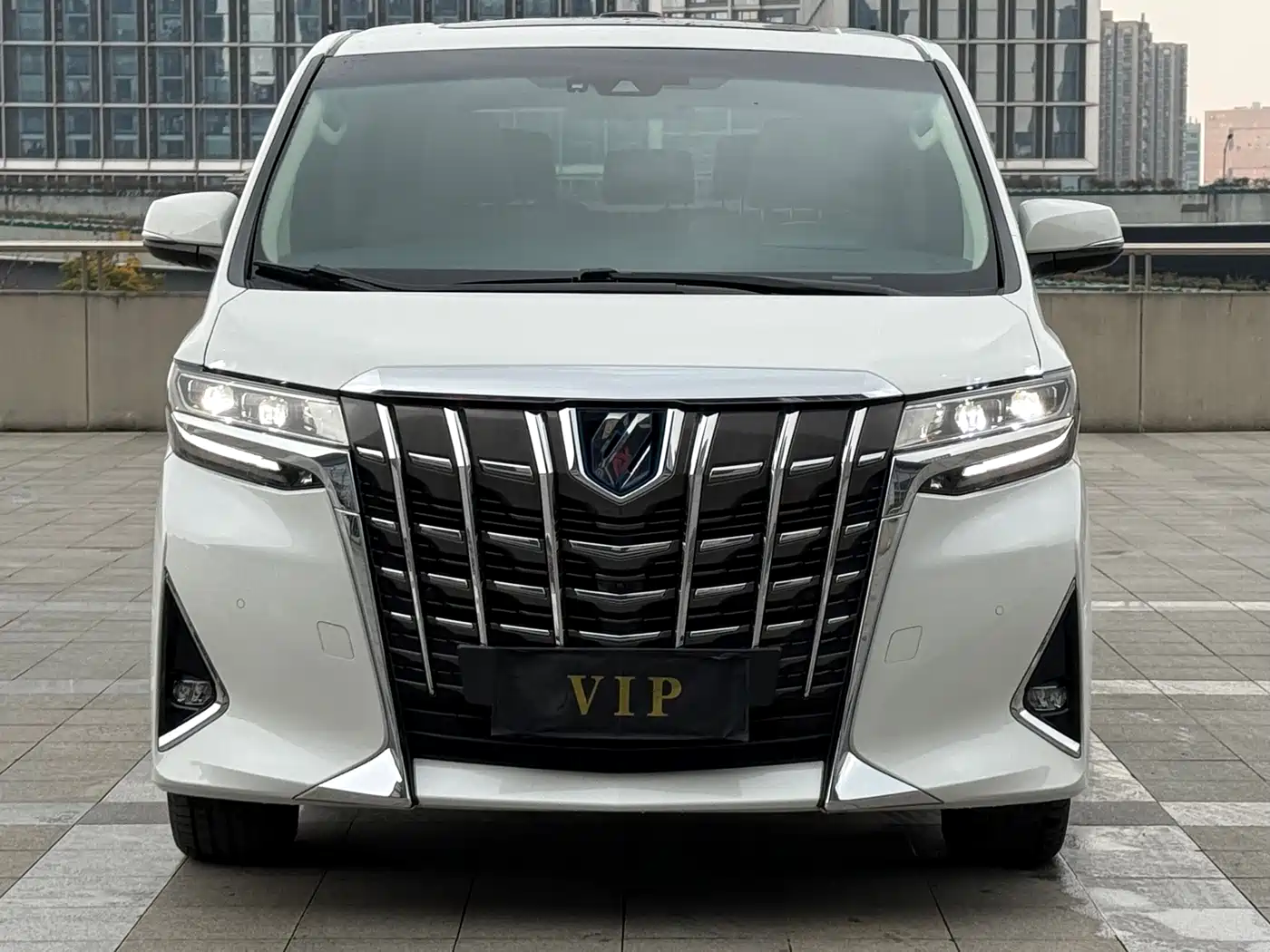 Toyota Alphard 2021 Hybrid 2.5L Luxury фото 4