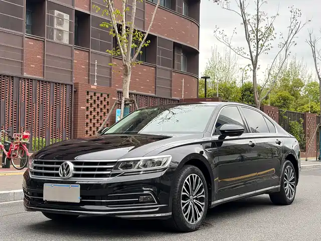 VOLKSWAGEN HUIANG