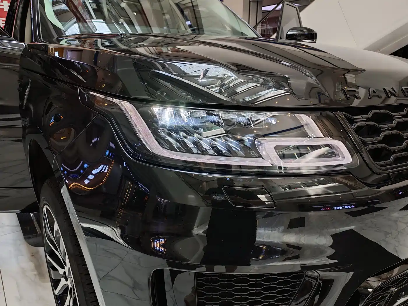 Фото 23 - Land Rover Range Rover Sport