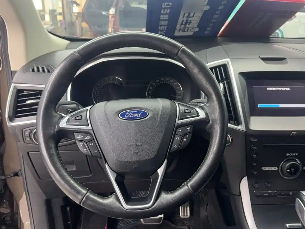 Фото 3 - Ford Edge
