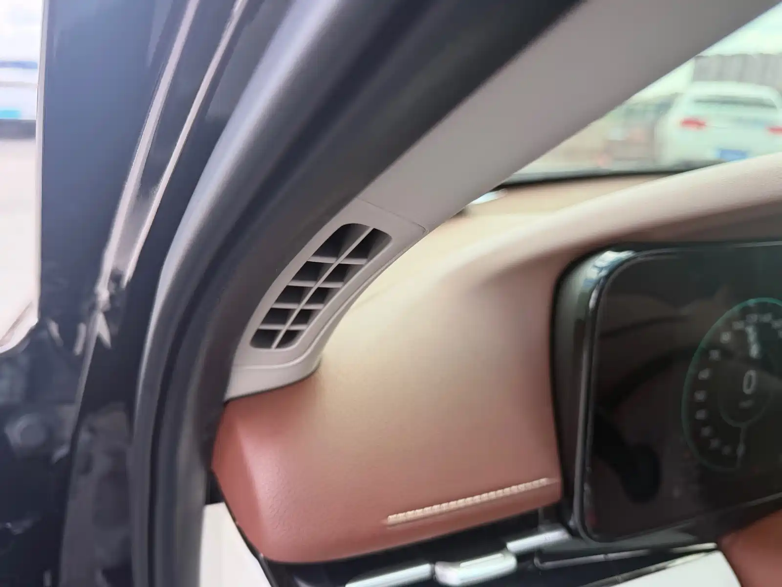 صورة 20 - Hyundai Mistra