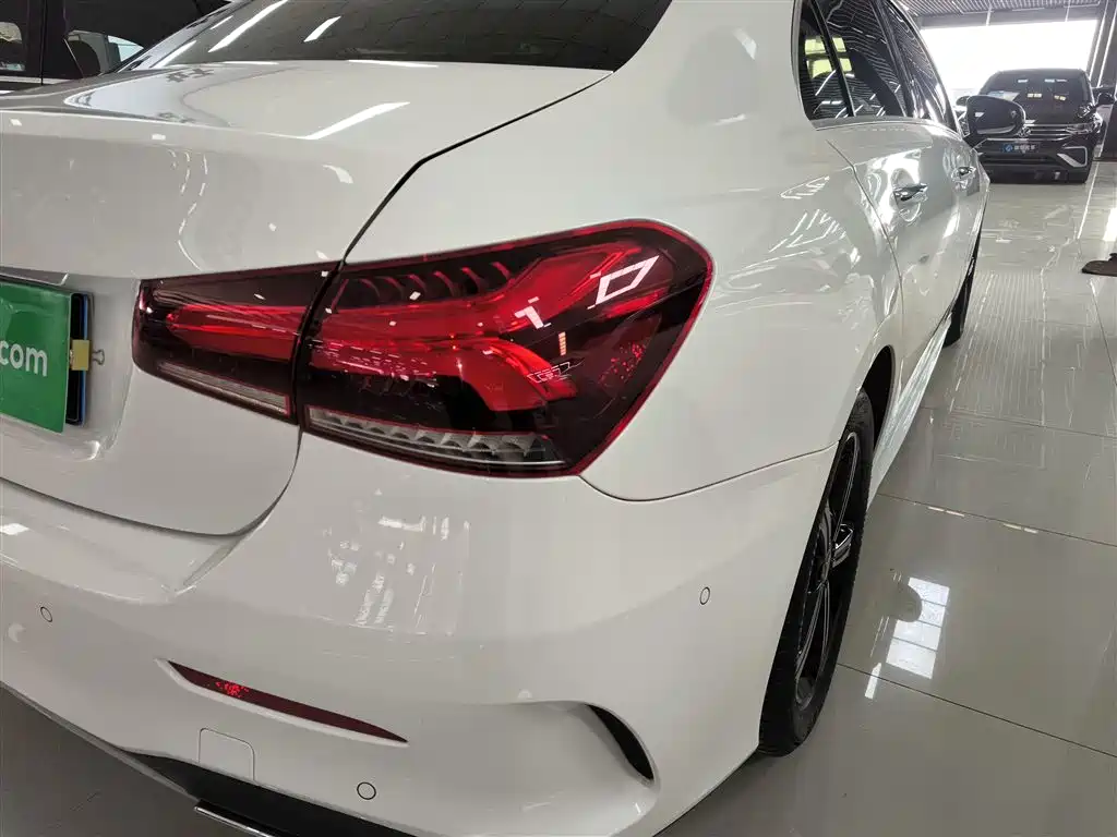 Mercedes-Benz A-Class 2022 Facelift III A 200 L Sport Sedan Fashion фото 8