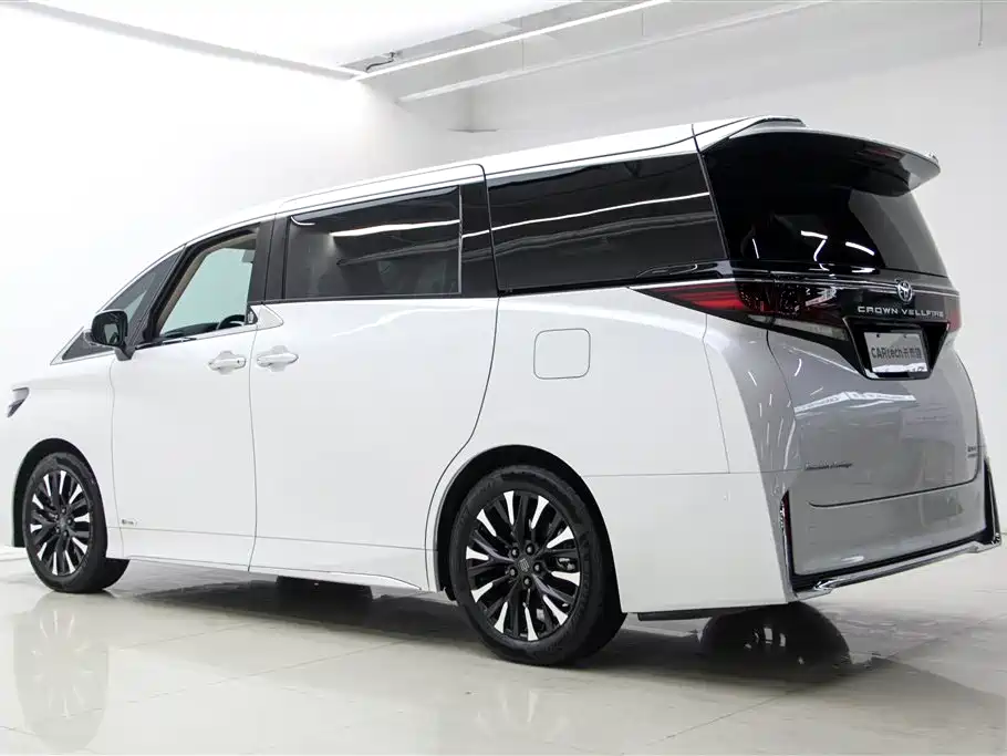 Toyota Vellfire 2024 Crown Hybrid 2.5L Executive Premium Edition фото 7