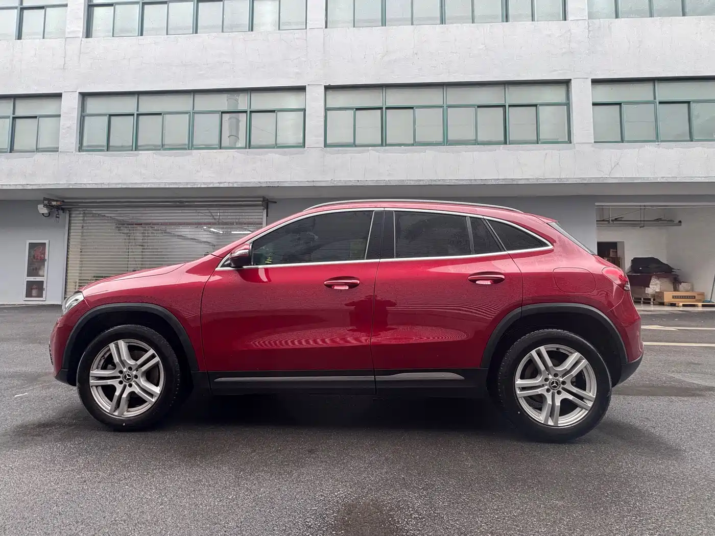 MERCEDES-BENZ GLA